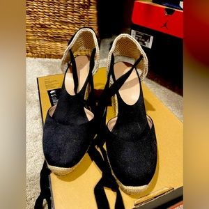 Aldo tie back wedges - Only used once - Brand New